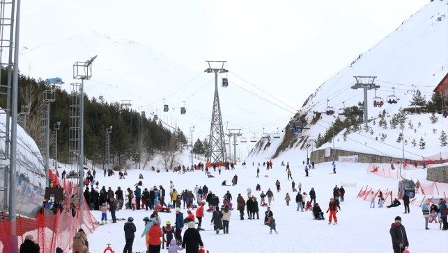 Palandöken’de Kar 279 Santimetreye Ulaştı: Bayramda Pistler Doldu