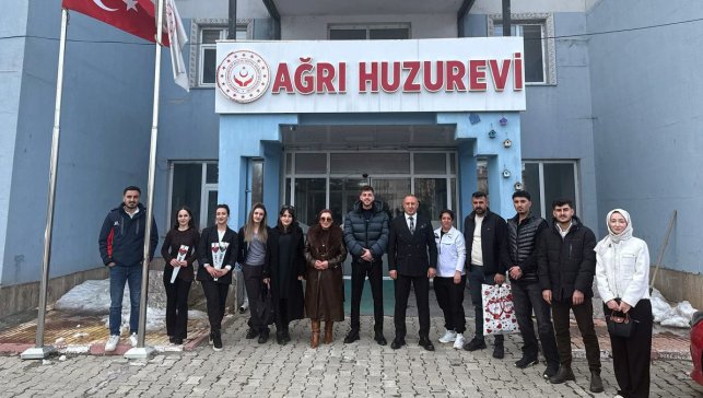 Ağrı İbrahim Çeçen Üniversitesi’nden huzurevine bayram ziyareti