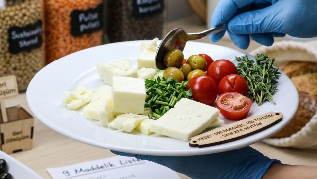 100 domatesin sadece 24’ü sofraya ulaşıyor: Refika Birgül mutfaktaki israfı anlattı