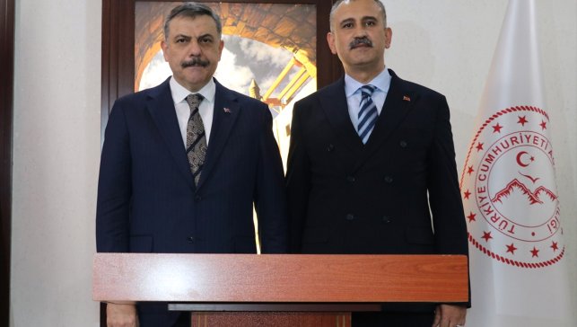 İçişleri Bakanı Mustafa Çiftçi, Ağrı’da valilik ve parti ziyaretlerinde bulundu