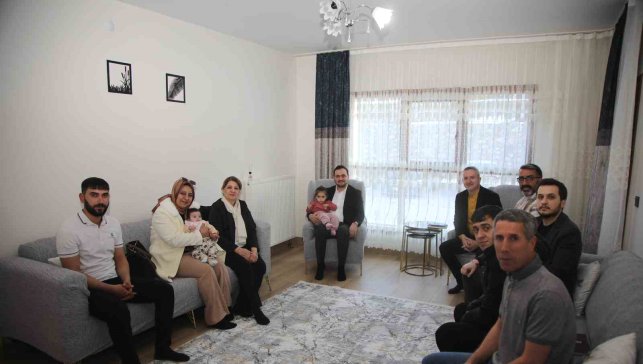 AK Parti Elazığ teşkilatı, iftar ve sahurda vatandaşlarla sofrada buluştu