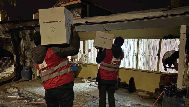 Kızılay Muradiye Şubesinden ihtiyaç sahibi ailelere gıda desteği