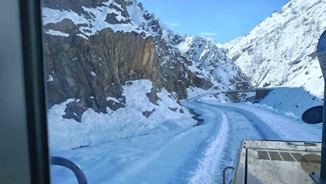 Bingöl'de kapalı köy yolları bir bir açılıyor