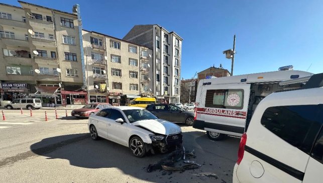 Elazığ'da trafik kazası: 1 yaralı