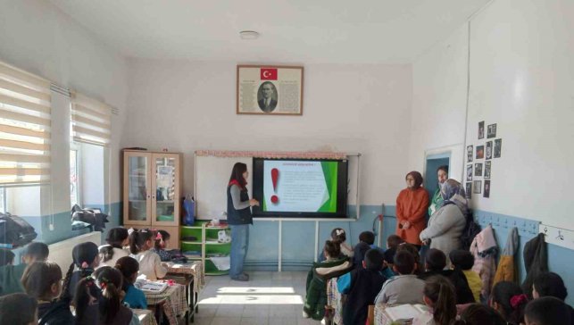 Kars'ta öğrencilere gıda güvenilirliği ve israfla mücadele eğitimi