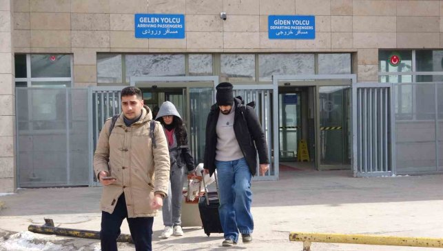 Kapıköy Gümrük Kapısı'nda geçişler kontrollü sürüyor