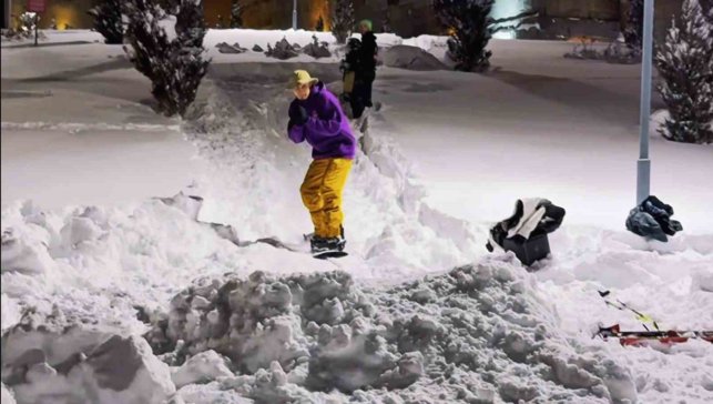 Erzurum kalesi önünde snowboard gösterisi