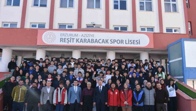 Tecrübelerini liseli gençlerle paylaştılar