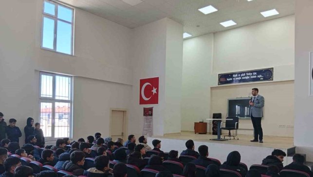 Kovancılar'da Ramazan-ı Şerif Konferansı