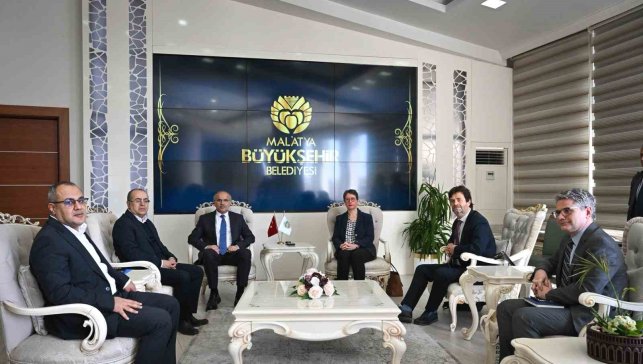 Enkaz ayrıştırma projesi Türkiye'de ilk Malatya'da uygulanıyor