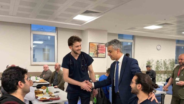 Mengücek Gazi Hastanesi'nde iftar programı düzenlendi