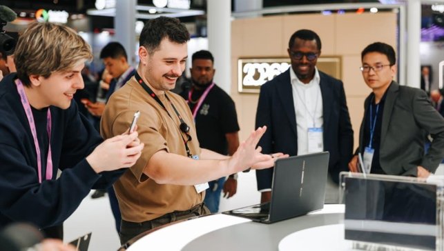 Huawei Mobil Dünya Kongresi'nde yeni nesil akıllı cihazlarını tanıttı