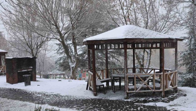 Mart ayında Elazığ'a kar sürprizi