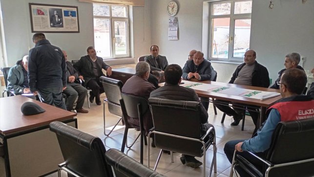 Keban ve Ağın'da çiftçileri bilgilendirme toplantısı 