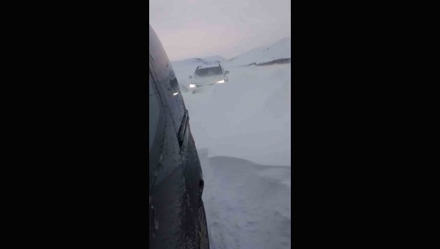 Bingöl'de tipi nedeniyle mahsur kalan araçlar kurtarıldı