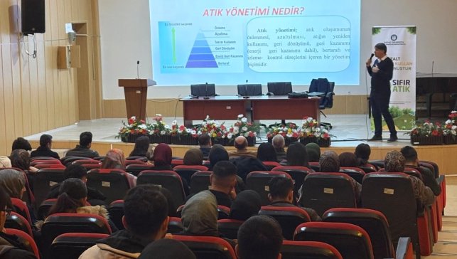 İnönü Üniversitesi'nde öğrencilere "Atık Yönetimi" farkındalık konferansı