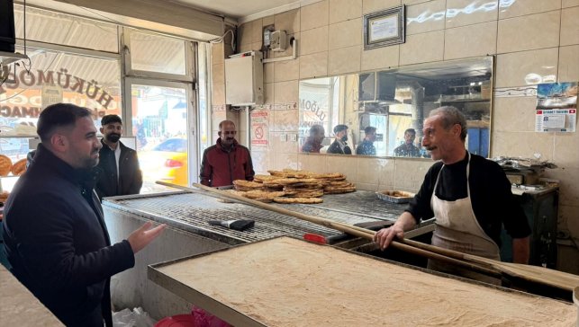 AK Parti Elazığ Gençlik Kollarından Baskil'de esnaf ziyareti 