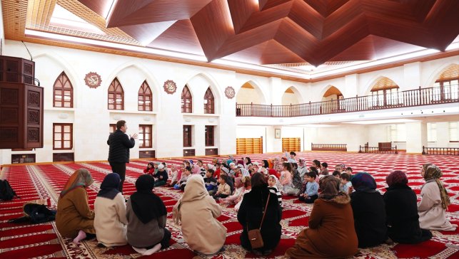 Darendeli öğrenciler Somuncu Baba Külliyesi'ni ziyaret etti