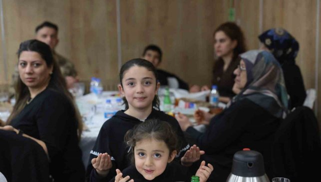 Şehit aileleri ve gaziler onuruna iftar programı düzenlendi