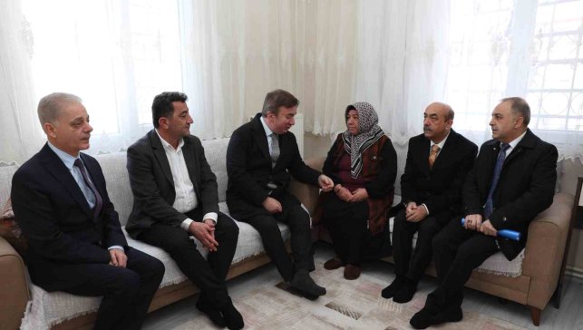 Vali Aydoğdu'dan ailelere Ramazan ziyareti