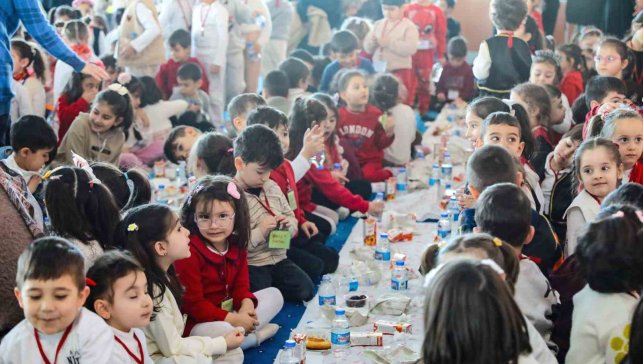 Erzincan'da "Maarifin Kalbinde Miniklerle Sahur" programı düzenlendi