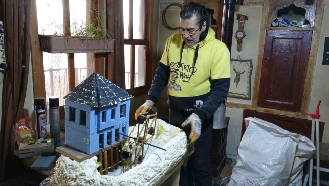 Oğluna yaptığı oyuncak 15 yıllık sanat yolculuğuna dönüştü
