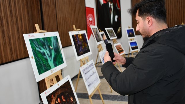 Hakkari'de 15. Uluslararası Tarım, Orman ve İnsan fotoğraf sergisi açıldı