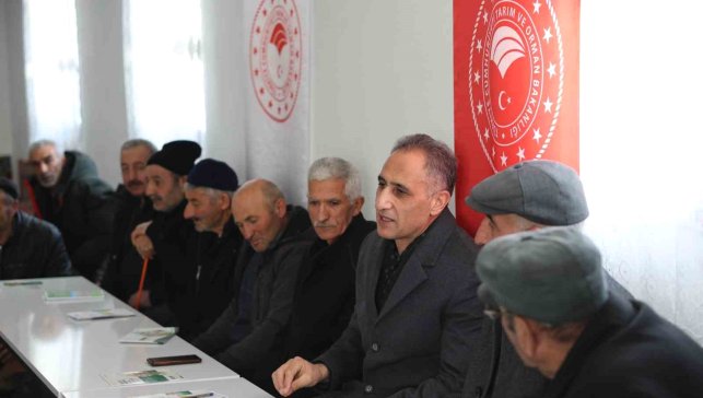 Kars'ta Tarım ve Orman Müdürlüğü üreticilerle buluşmayı sürdürüyor