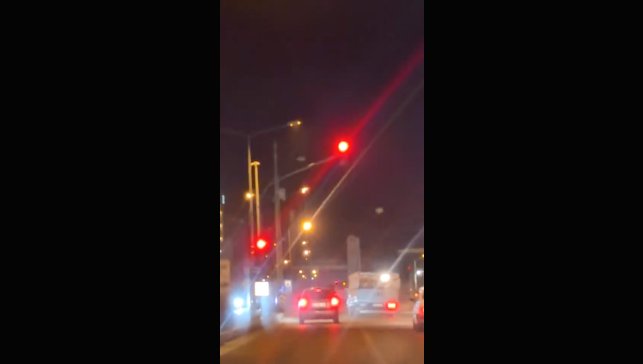 Elazığ'da kamyonetle makas atan sürücü kamerada