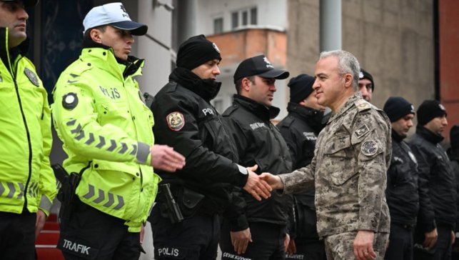 Müdür Ayata güvenlik güçleriyle iftarda buluştu