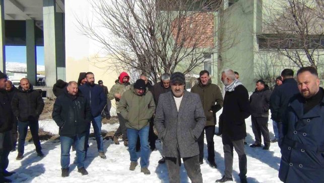 Kars'ta vatandaşların taş ocağı tepkisi