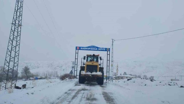 Iğdır'da karla mücadelede başarı: Kapalı köy yolu kalmadı