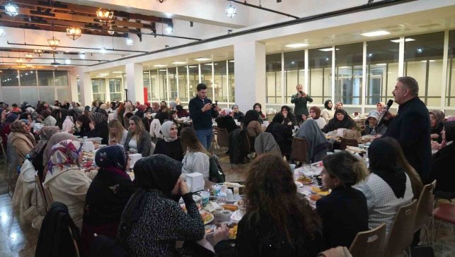 Başkan Sunar'dan Palandökenli esnaf kadınlara iftar