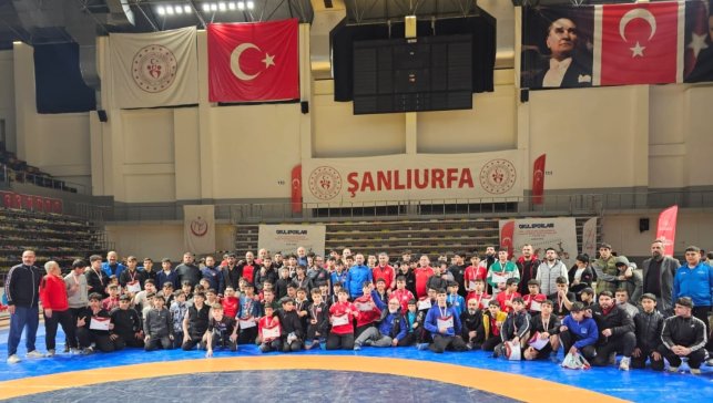 Elazığlı güreşçilerden Türkiye Yarı Finalleri'nde büyük başarı