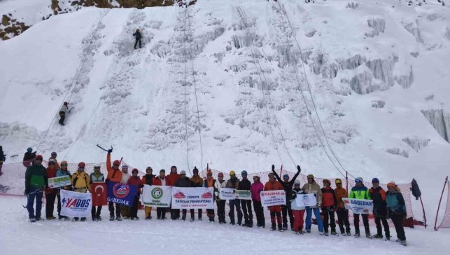 Palandöken'de buz tırmanışı eğitimi başarıyla gerçekleşti