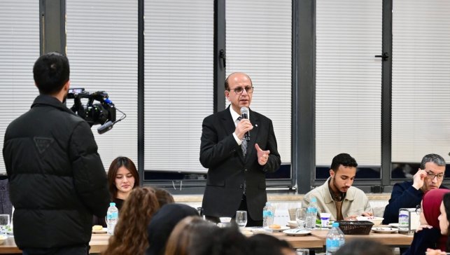 Başkan Geçit, 36 farklı ülkeden gelen uluslararası öğrencileri iftarda ağırladı