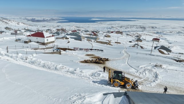 Van, Bitlis ve Muş'ta 83 yerleşim yerine ulaşım sağlanamıyor