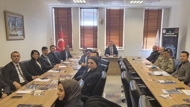 Elazığ'da uyuşturucu, yasa dışı bahis ve sanal kumarla mücadele toplantısı 