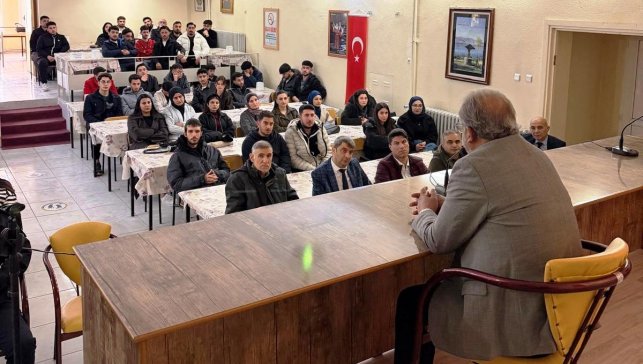 Keban'da Son Kale Çanakkale konulu konferans düzenlendi