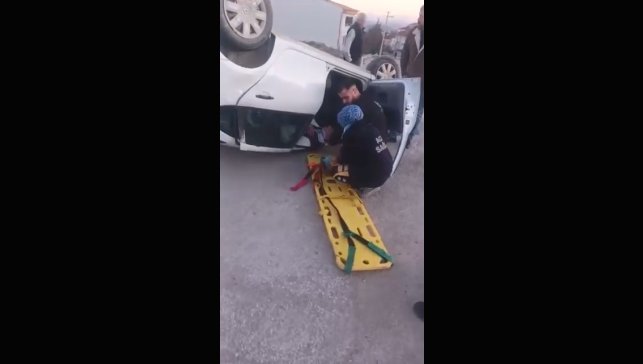 Elazığ'da otomobil takla attı: 2 yaralı