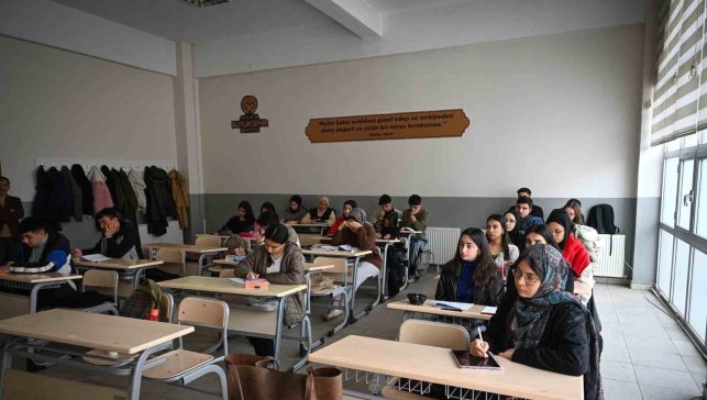 Malatya Büyükşehir Belediyesi'nden gençlerin üniversite hedefine destek