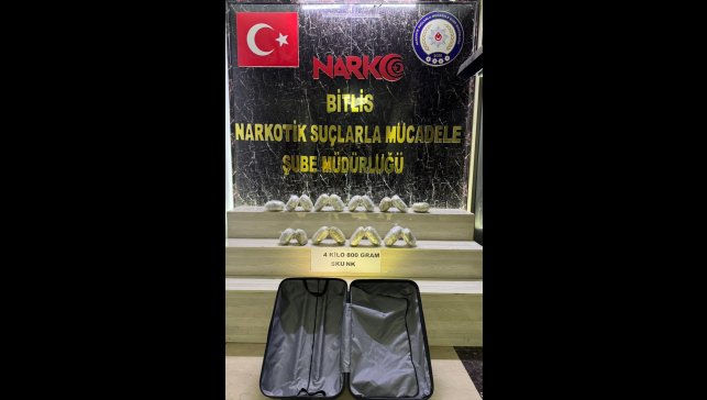 Bitlis'te valize gizlenmiş 4 kilo 800 gram uyuşturucu ele geçirildi