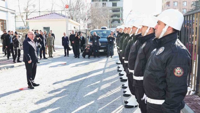 Bakan Güler: "Türkiye, çatışmanın değil barışın ve sağduyunun tarafında yer almaktadır"