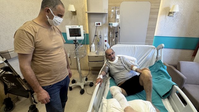 Tıkalı gideri lavabo açıcıyla açmak istedi, bacağında 2. derece yanık oluştu