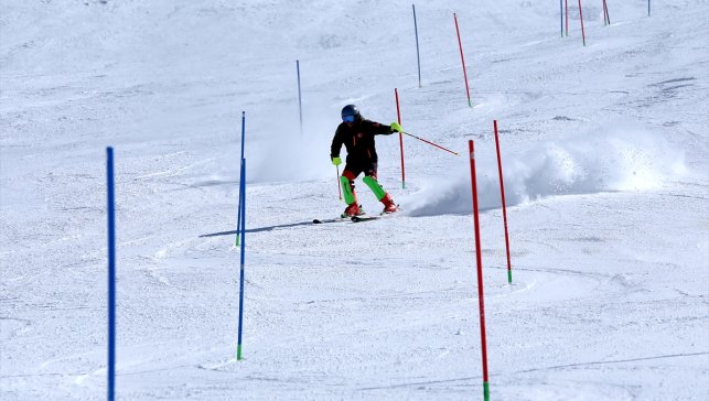 Kayağın özel ikizleri Fransa'da altın madalya kazanmak için aralıksız çalışıyor