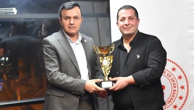 Hakkari'de üç bant bilardo heyecanı