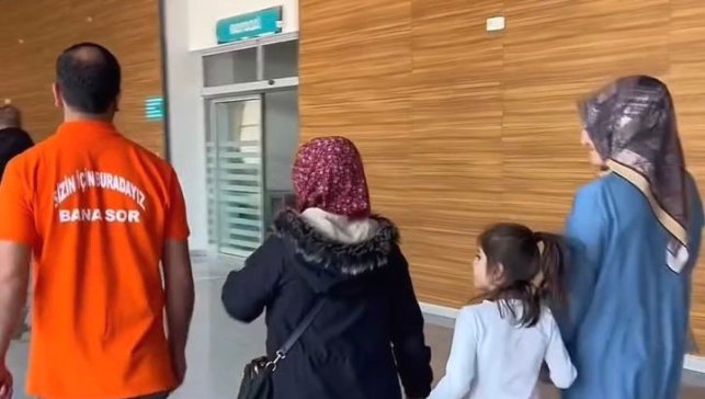 Van'da "Bana Sor" ekipleri hastanede göreve başladı