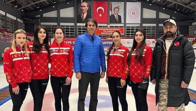 Curling kadın milli takımı, Dünya şampiyonası yolunda