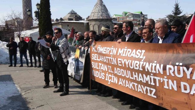 Erzurum Sivil Toplum Platformu üyeleri, Kudüs ve Aksa'nın özgürlüğü için yürüdü