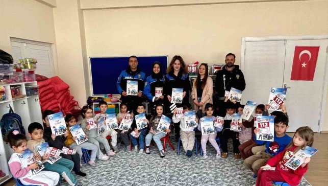 Kars'ta minik öğrencilere polislerden güvenlik eğitimi